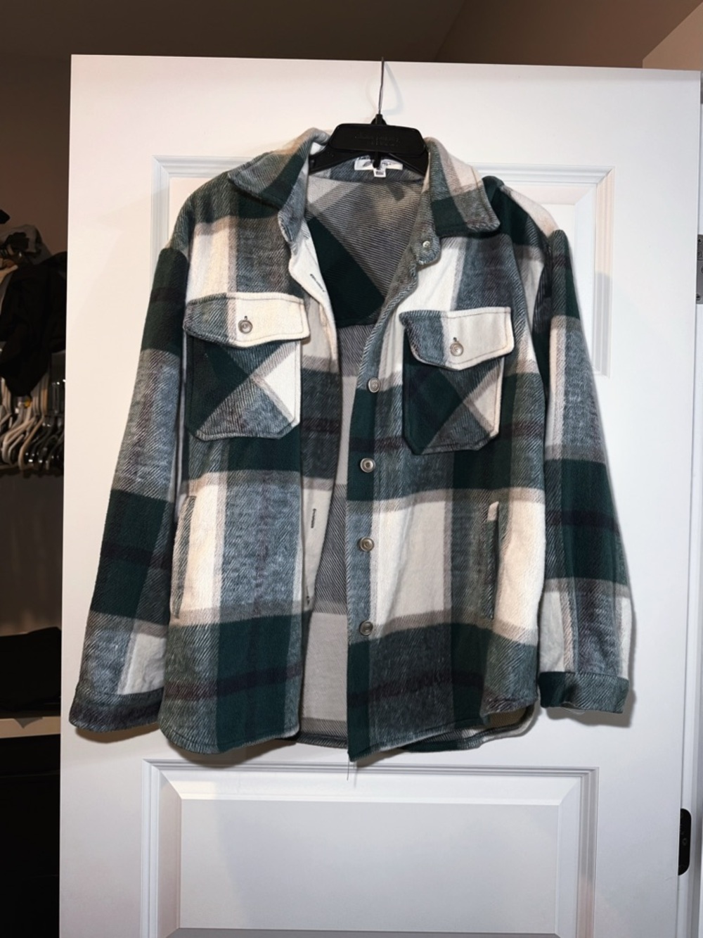 Women’s Green & White Plaid Button-Front Shacket
